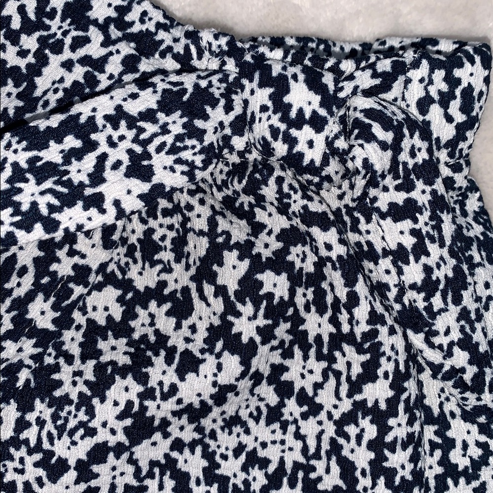 Zara Navy & White Wrap Skort 8 EUC Shorts Elastic Waist - Picture 2 of 9